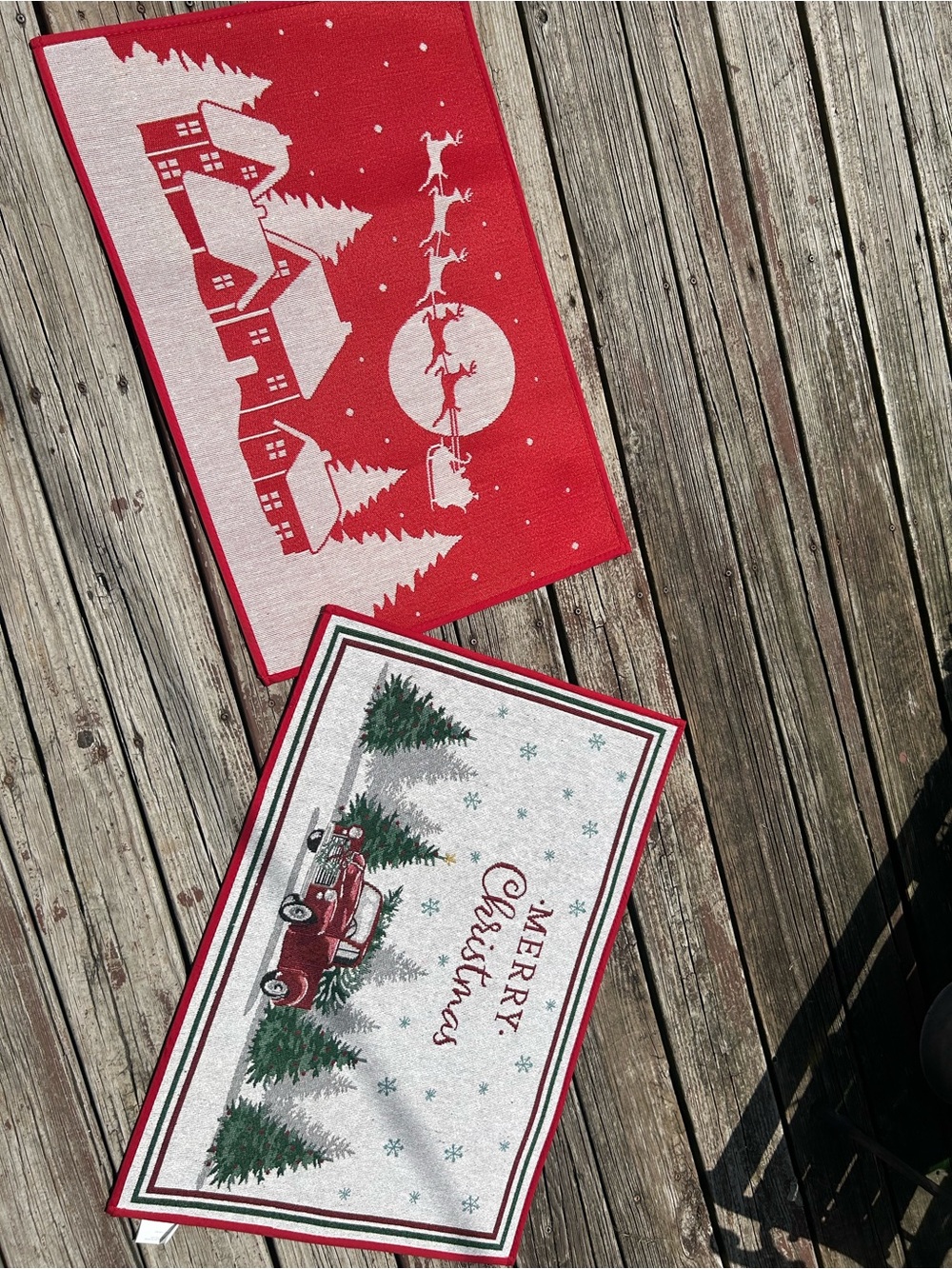 Source Unknown Red and Cream Holiday Door Mats - Festive Truck & Village Set